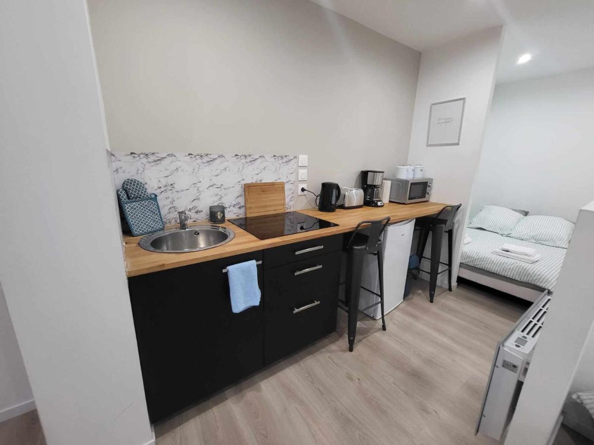 Canada 1 Apartment *